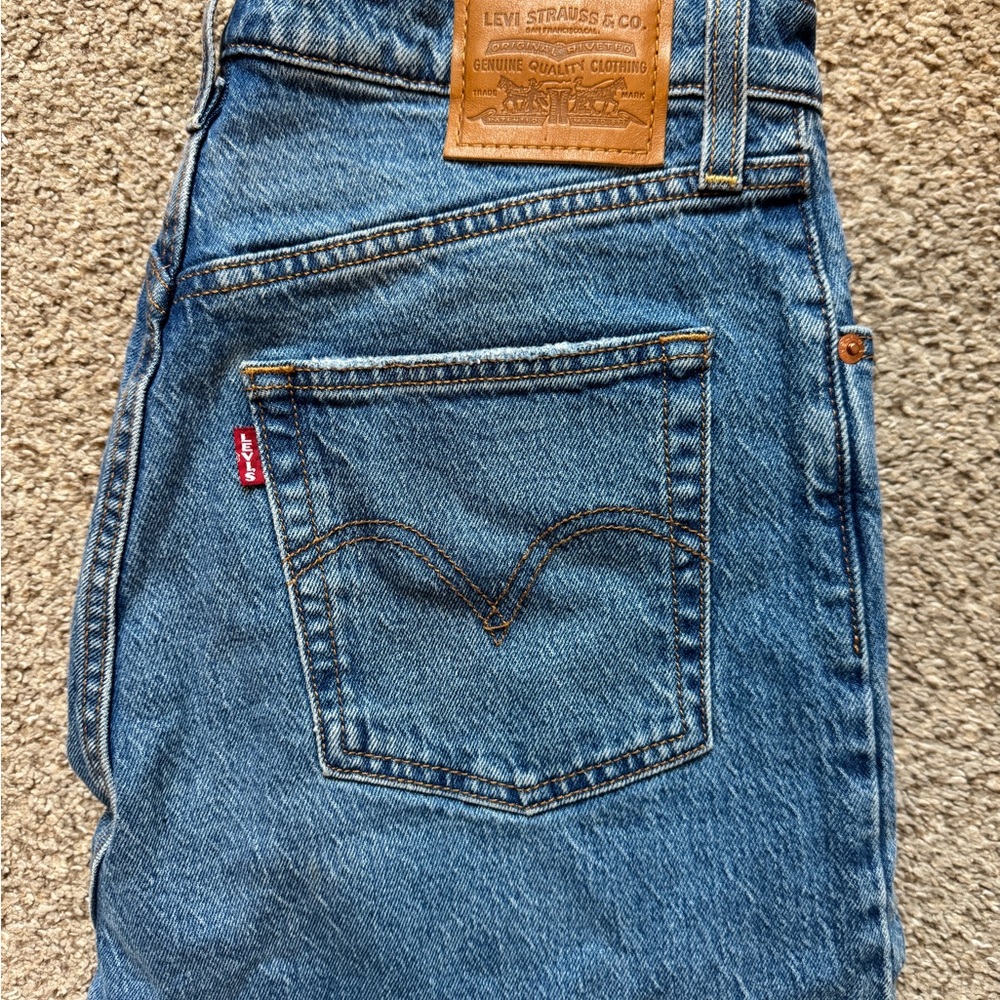 Levi's Ribcage Ankle Straight Jeans